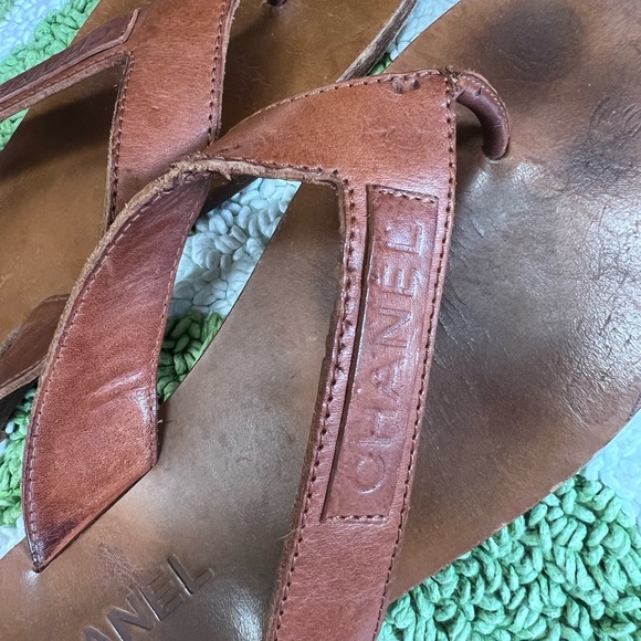 Pre owned Authentic Chanel Interlocking CC Logo Leather Flip Flops - Picture 7 of 12